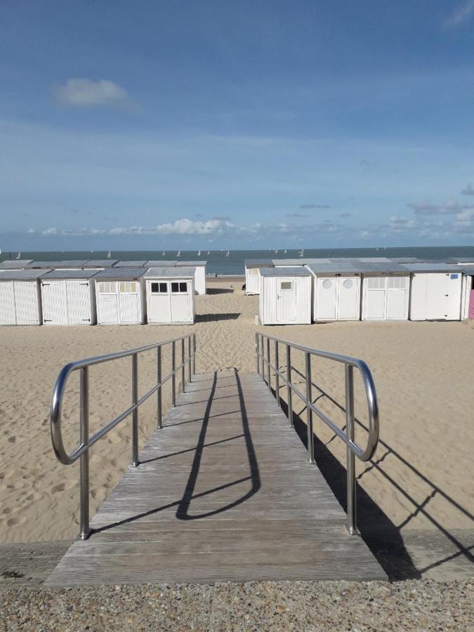 Studio Spacieux 50 M2 Pour 2+2 Tout Confort Knokke-Heist Exterior photo